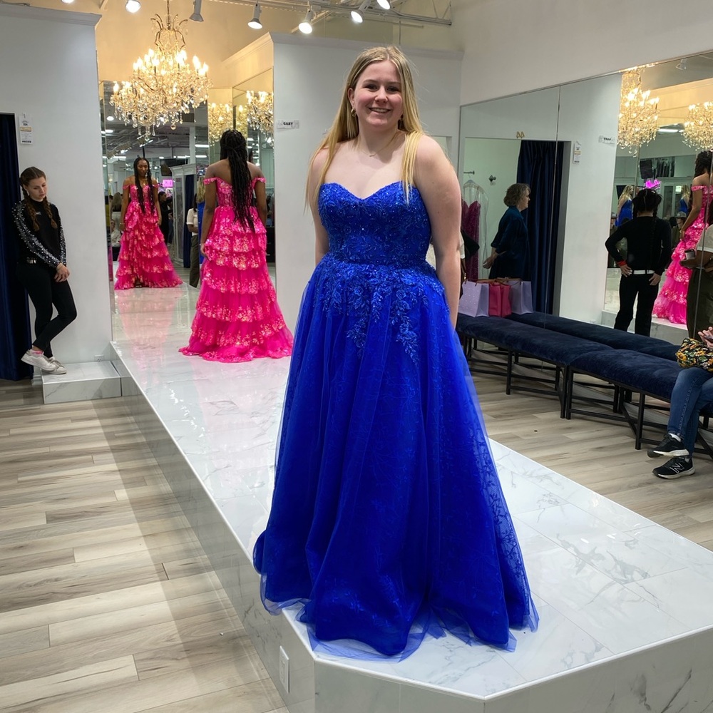 Terry Costa navy blue sweetheart prom dress. Size 14.